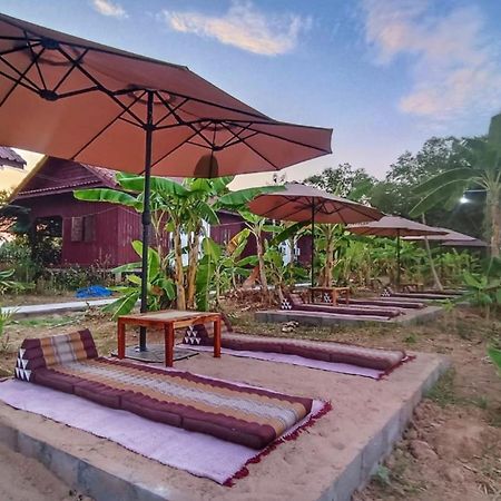 Chanhthida Guesthouse And The River Front Restaurant Ban Khon Exterior foto